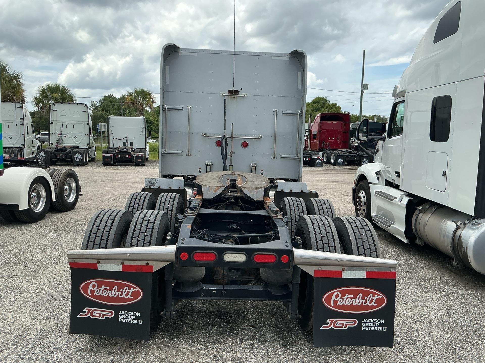 2020 Peterbilt 389