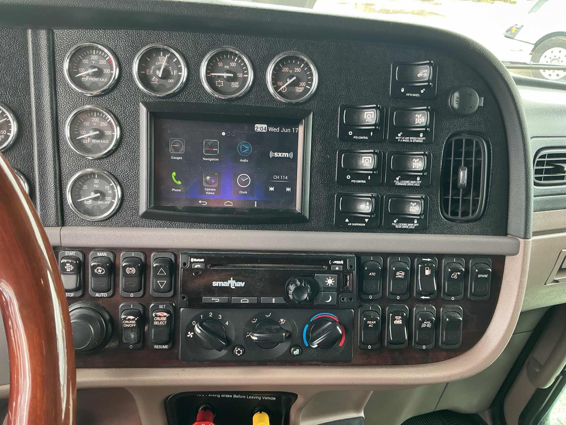 2020 Peterbilt 389