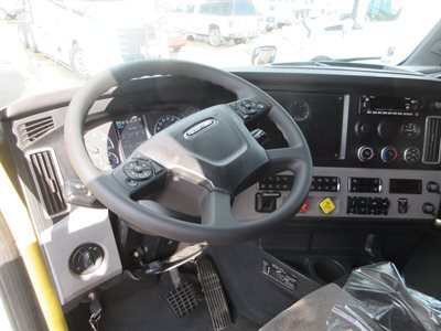 2023 Freightliner CASCADIA 126