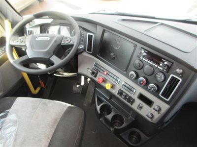 2023 Freightliner CASCADIA 126