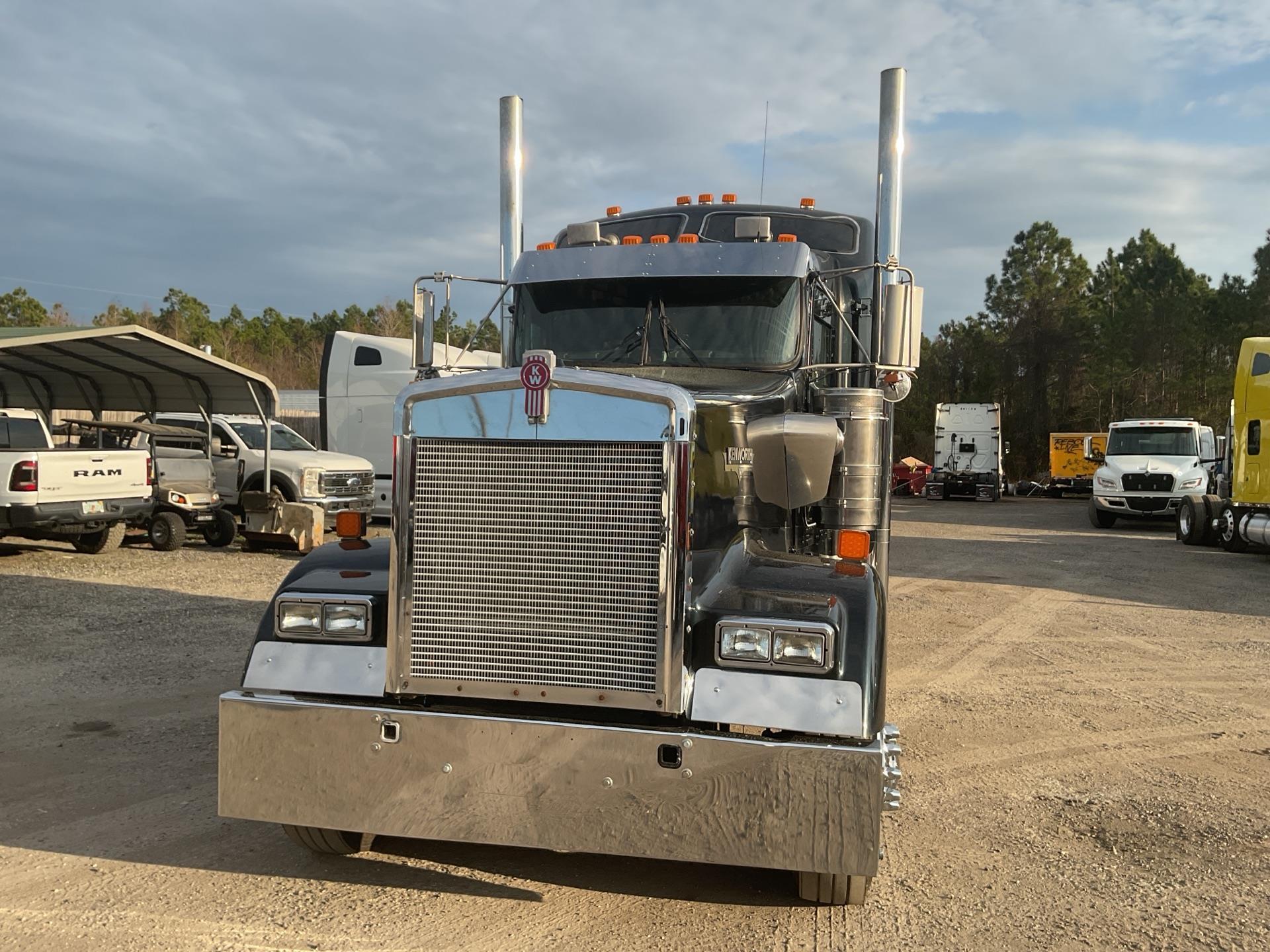 2005 Kenworth W900B
