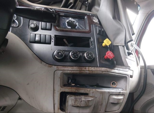 2020 Peterbilt 579