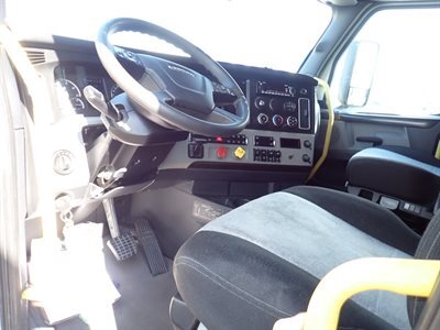 2022 Freightliner Cascadia 126