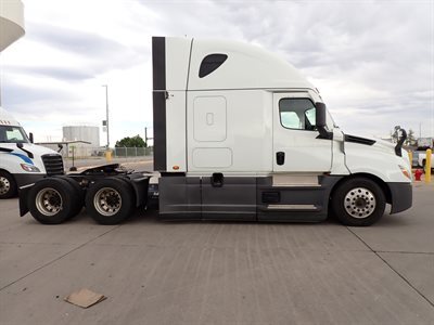 2022 Freightliner Cascadia 126