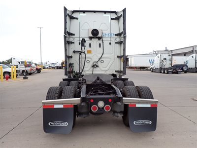 2022 Freightliner Cascadia 126