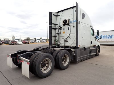 2022 Freightliner Cascadia 126