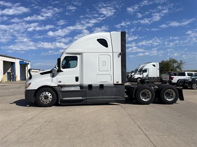 2022 Freightliner CASCADIA 126
