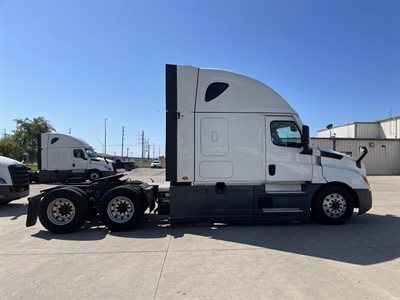 Photo of 2022 Freightliner CASCADIA 126