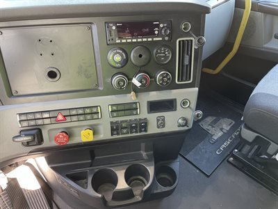 2022 Freightliner CASCADIA 126