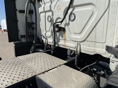 2022 Freightliner CASCADIA 126
