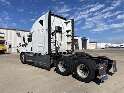 2022 Freightliner CASCADIA 126
