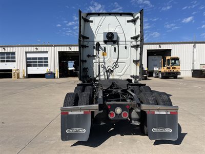 2022 Freightliner CASCADIA 126
