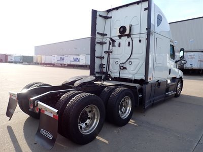 2022 Freightliner Cascadia 126