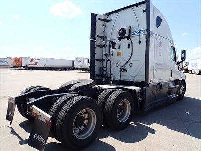 2022 Freightliner Cascadia 126