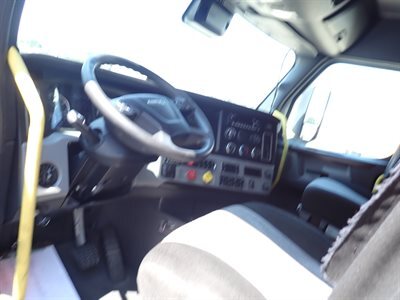 2022 Freightliner Cascadia 126