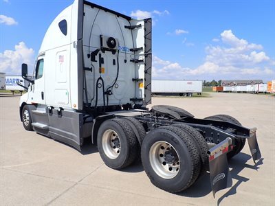 2022 Freightliner Cascadia 126