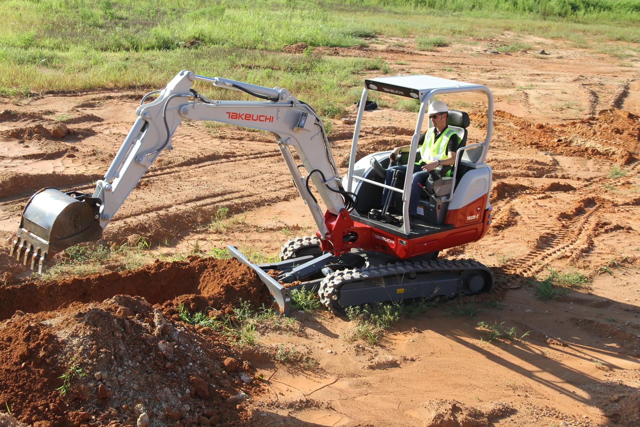 Photo of 2018 Takeuchi TB235-2