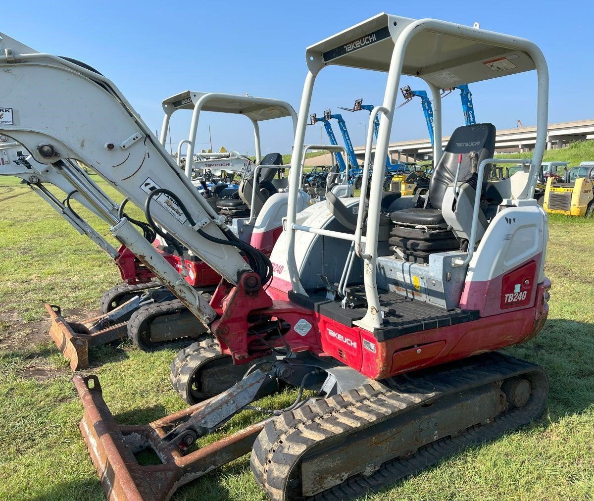 2017 Takeuchi TB240