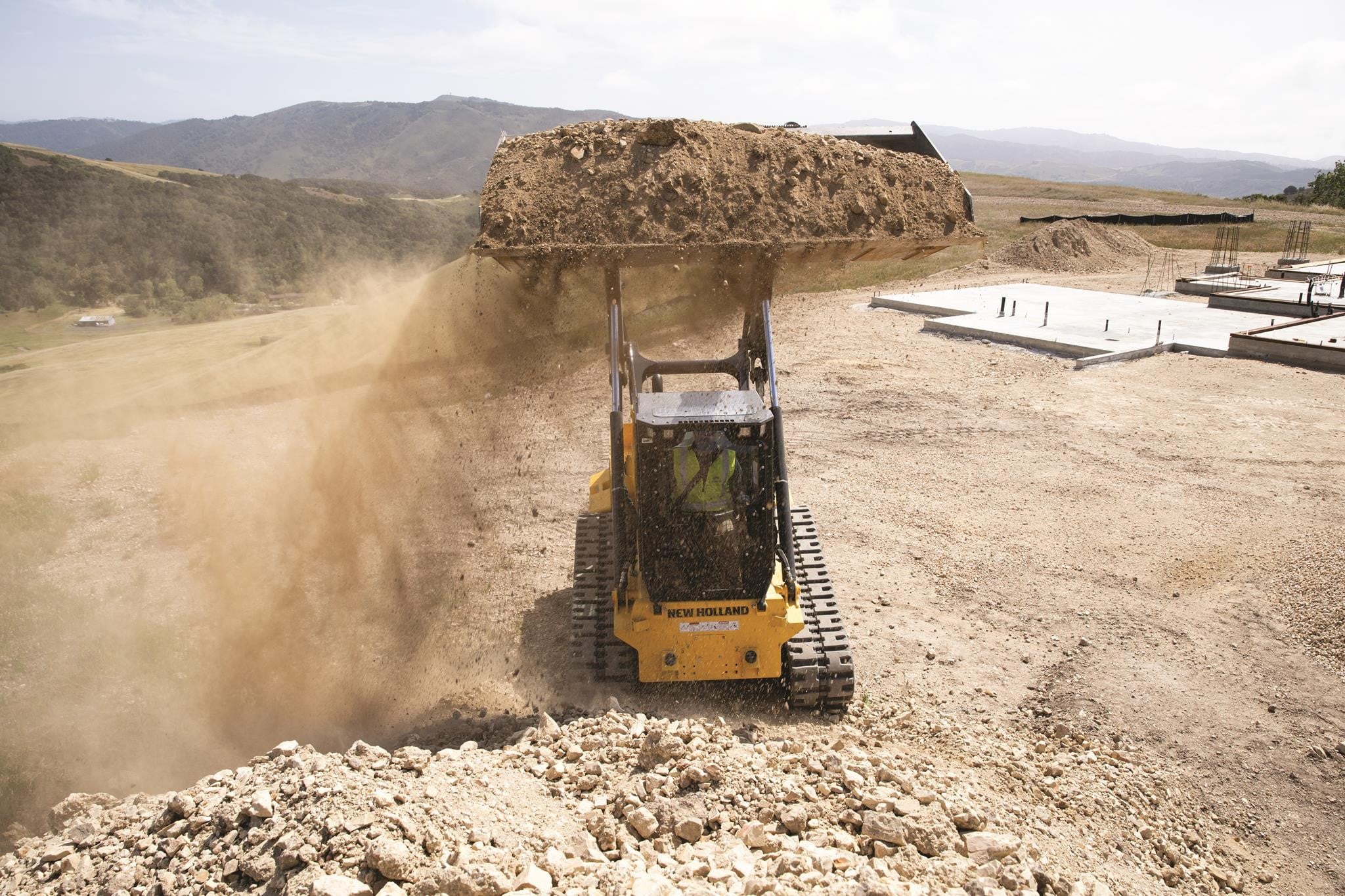 2023 New Holland C362