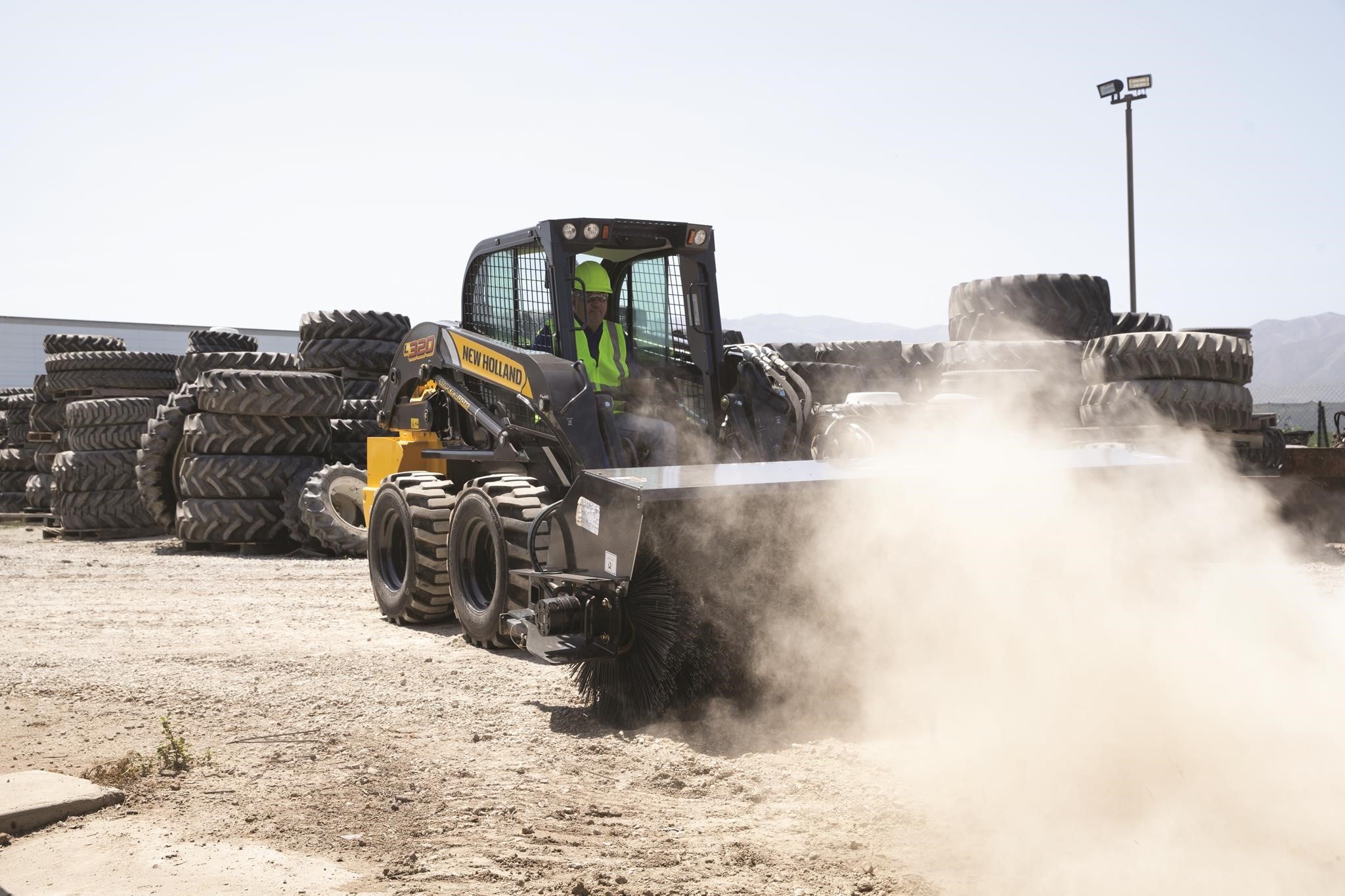 2024 New Holland L320