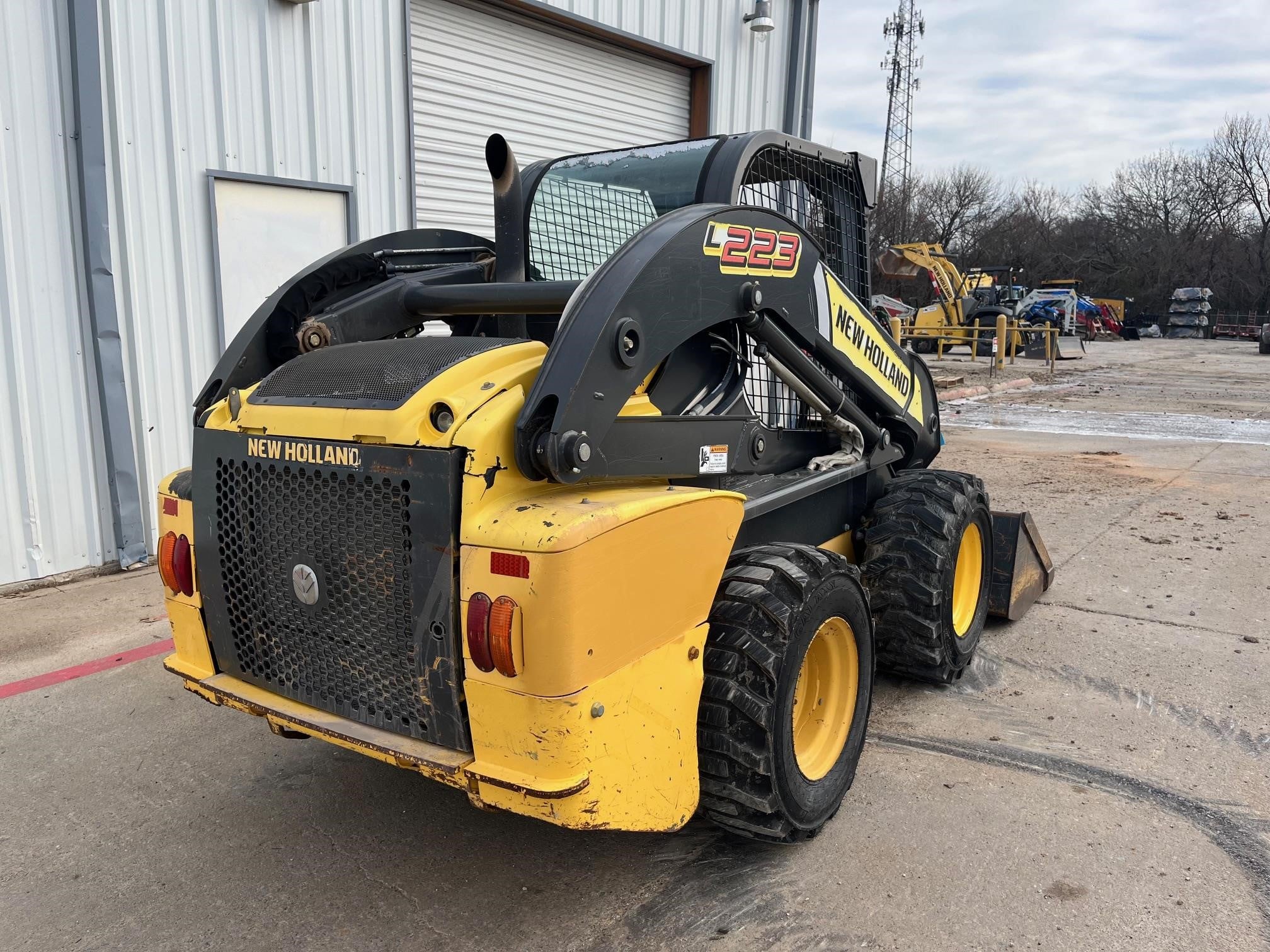 2013 New Holland L223
