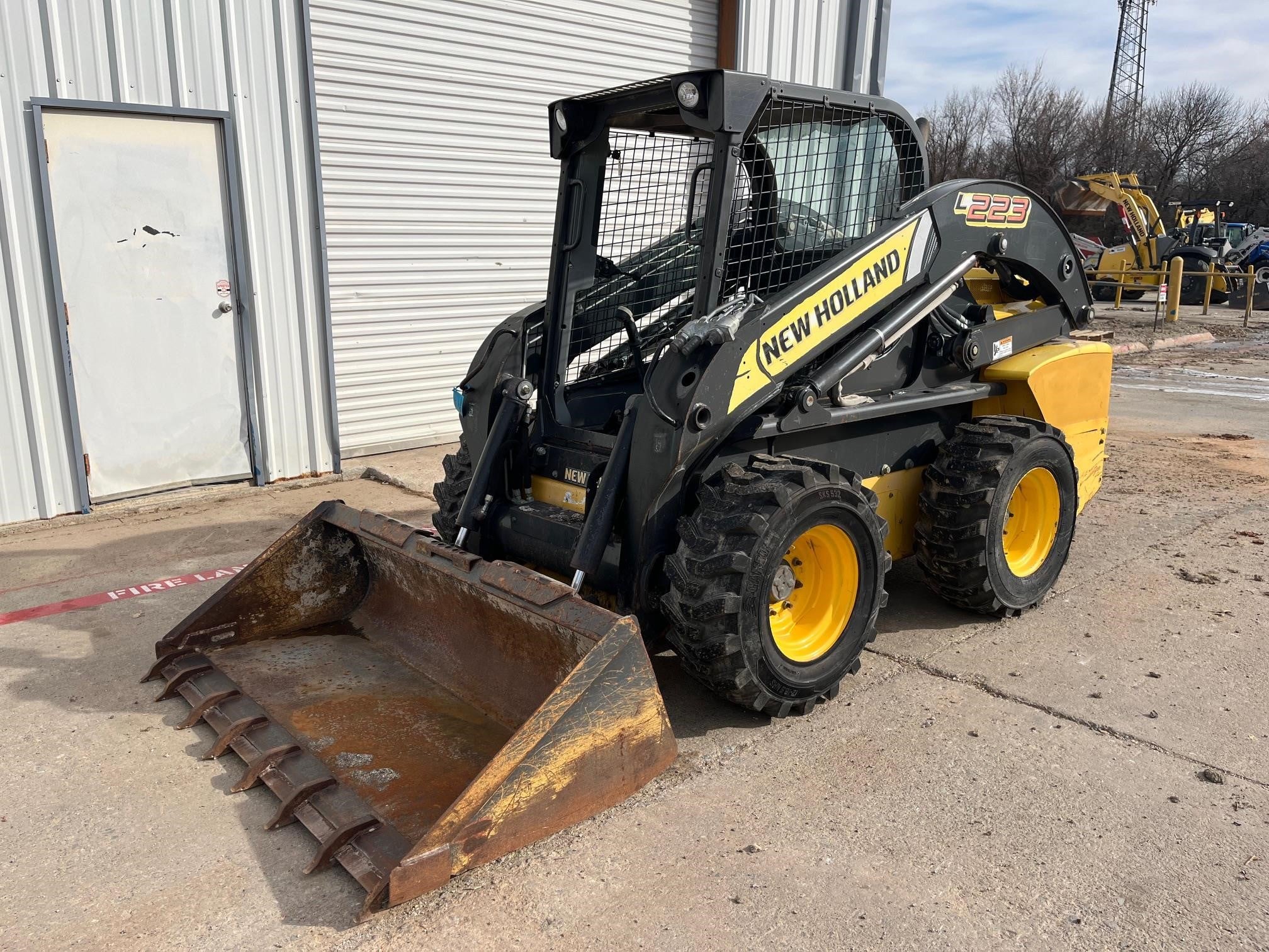 2013 New Holland L223