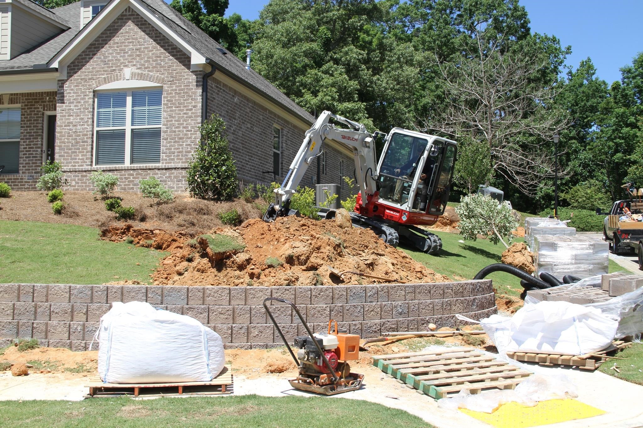 2024 Takeuchi TB235-2