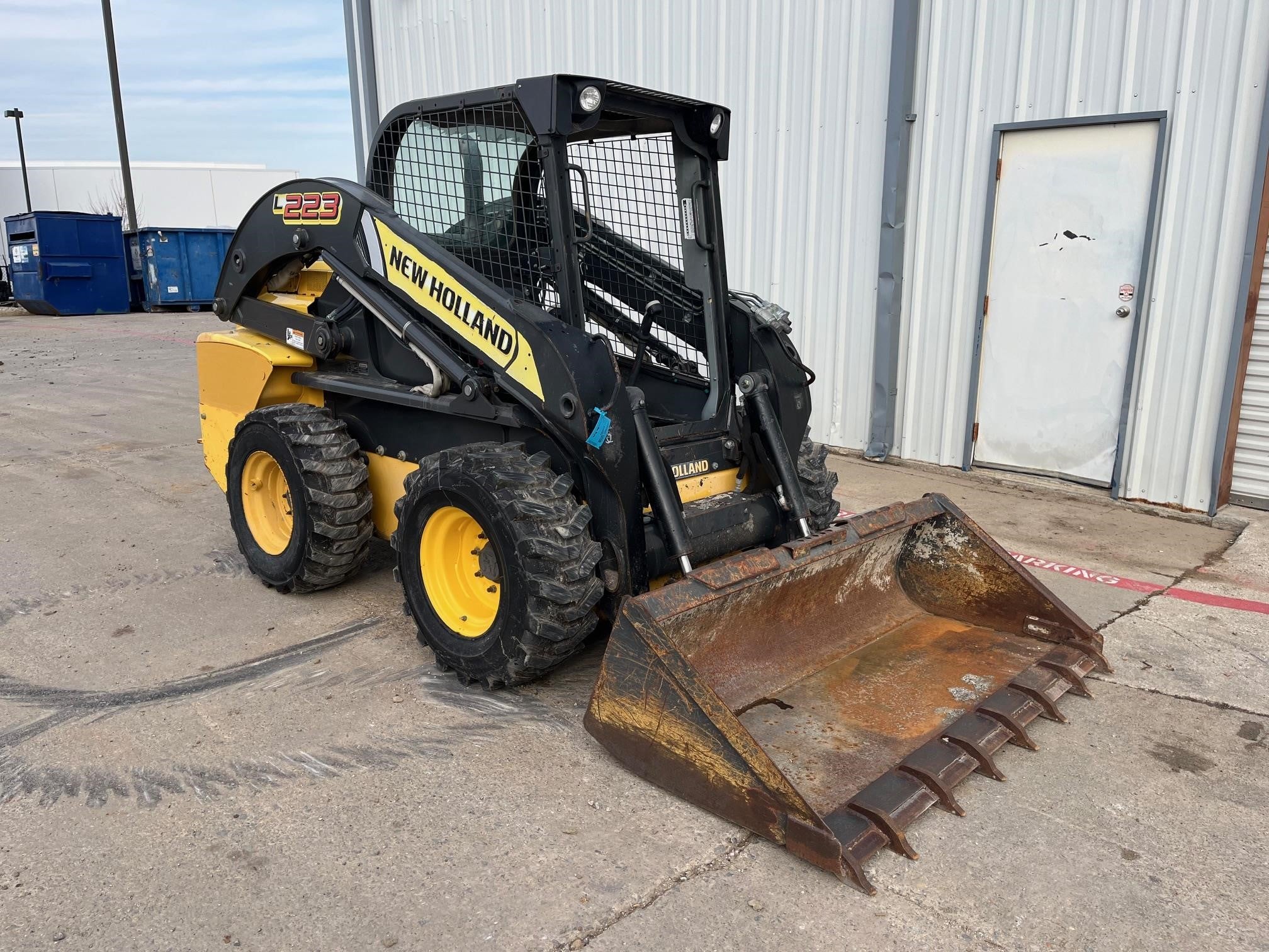 2013 New Holland L223