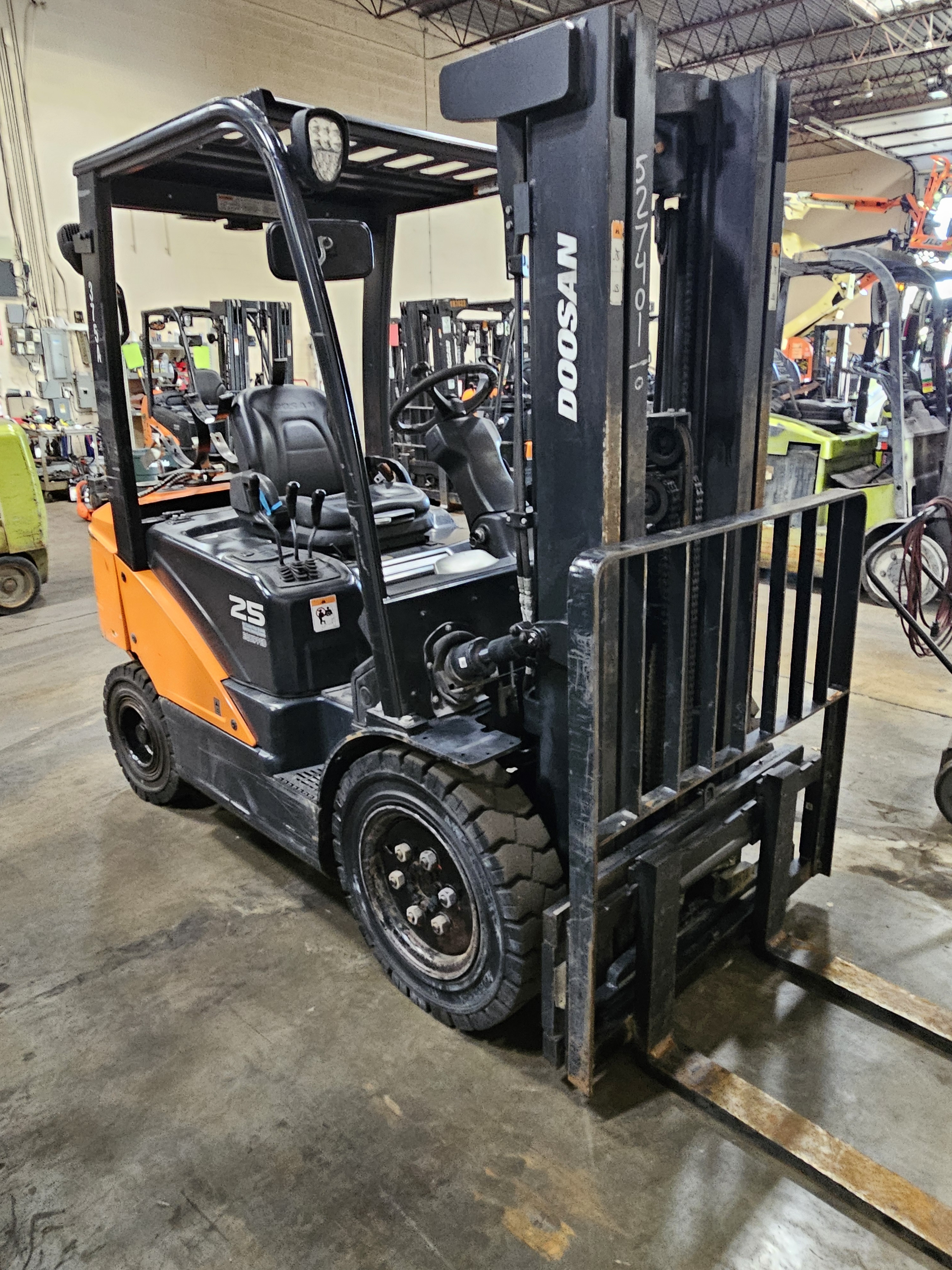 2021 Doosan G25N-7