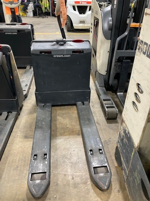 2022 Crown WP3235-45