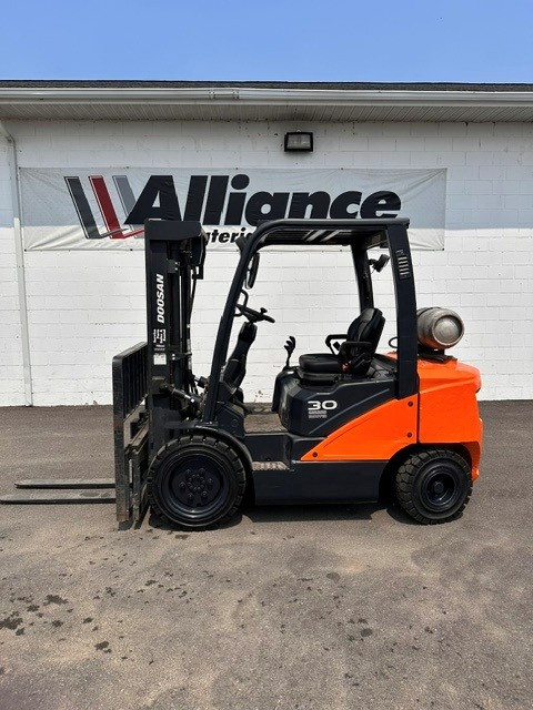2022 Doosan G30E-7