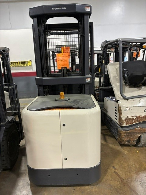 Photo of 2013 Crown SP3510-30