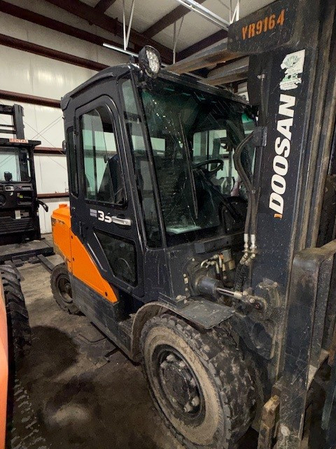 2021 Doosan D35S-7