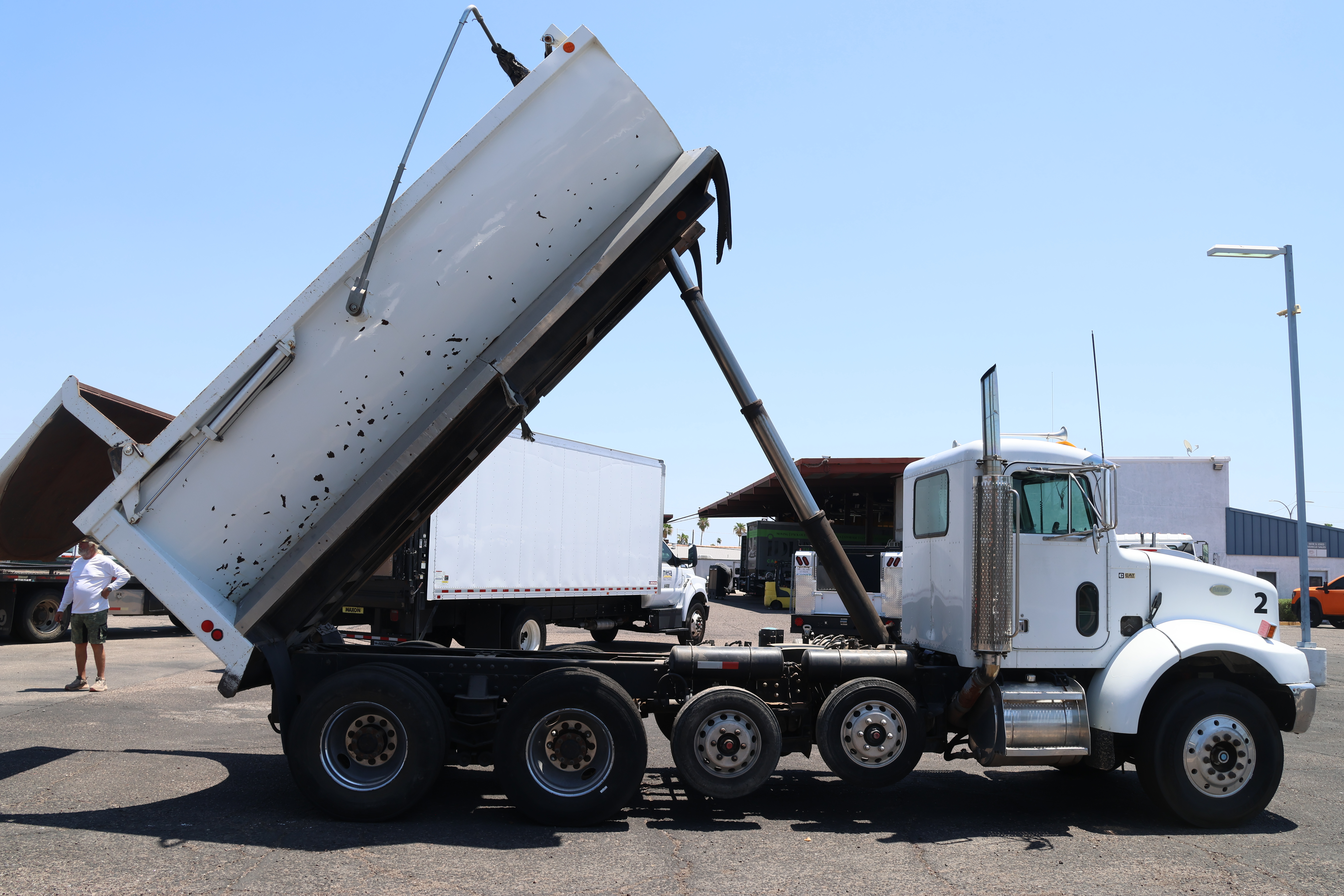 1998 Peterbilt 330