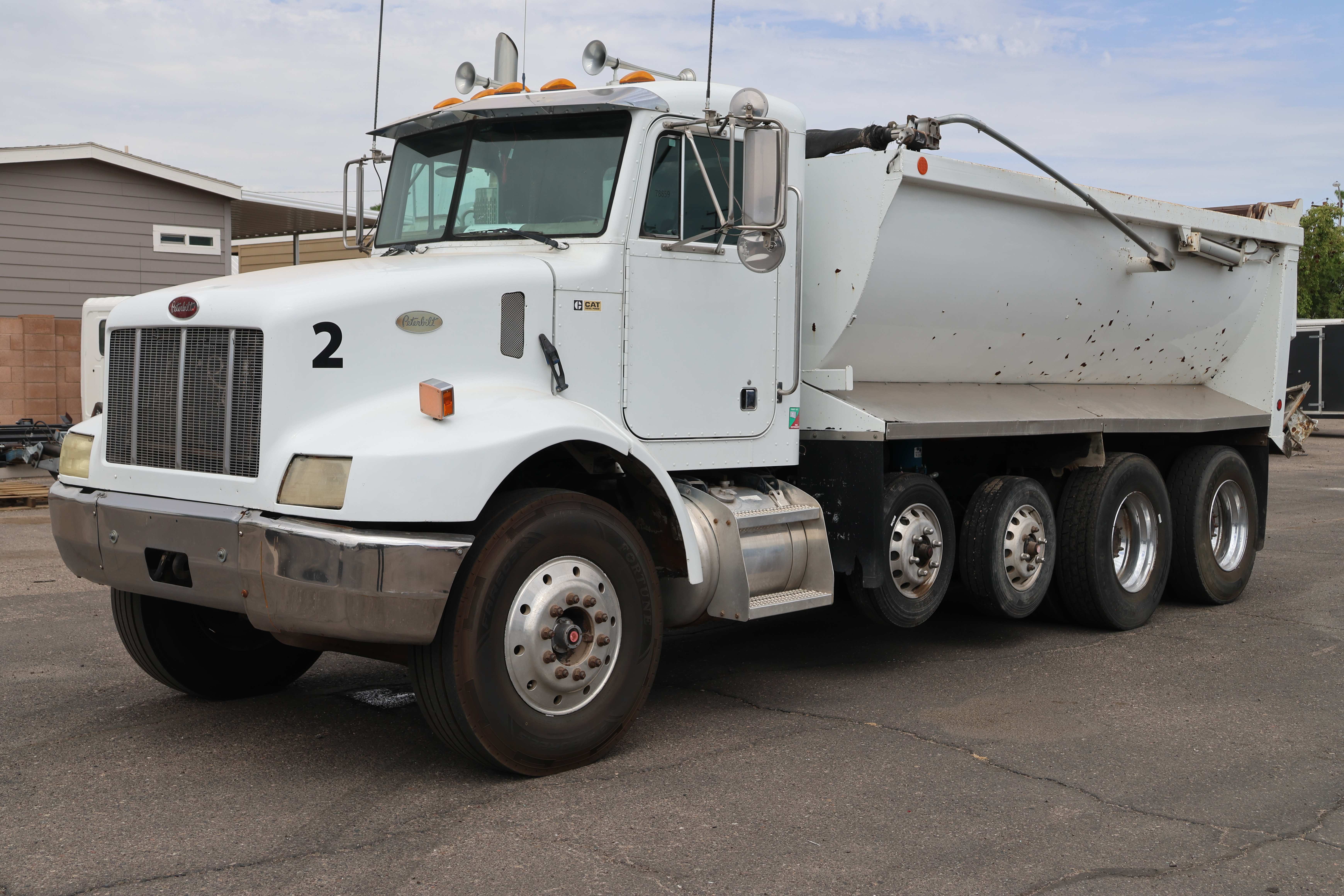 1998 Peterbilt 330