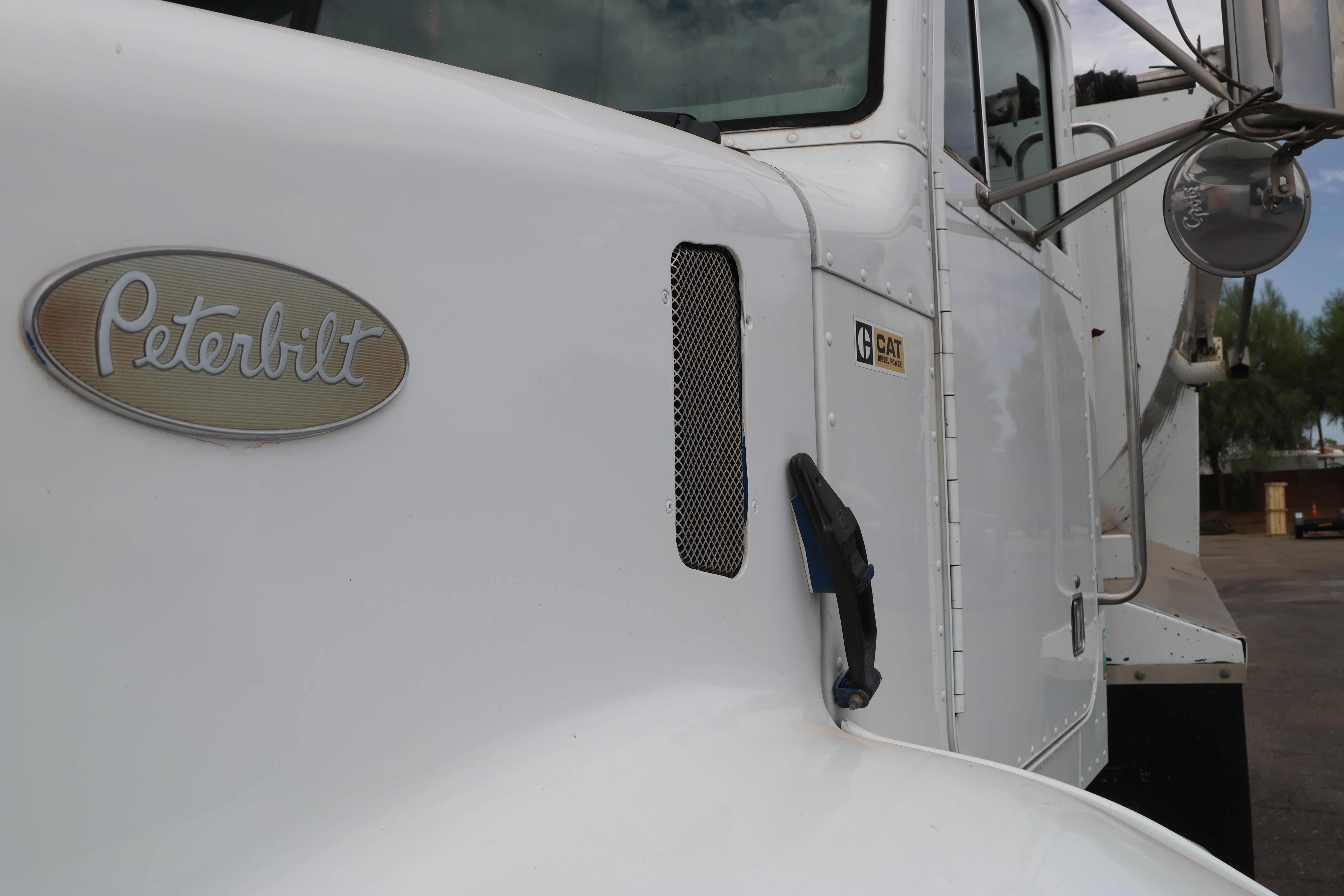 1998 Peterbilt 330