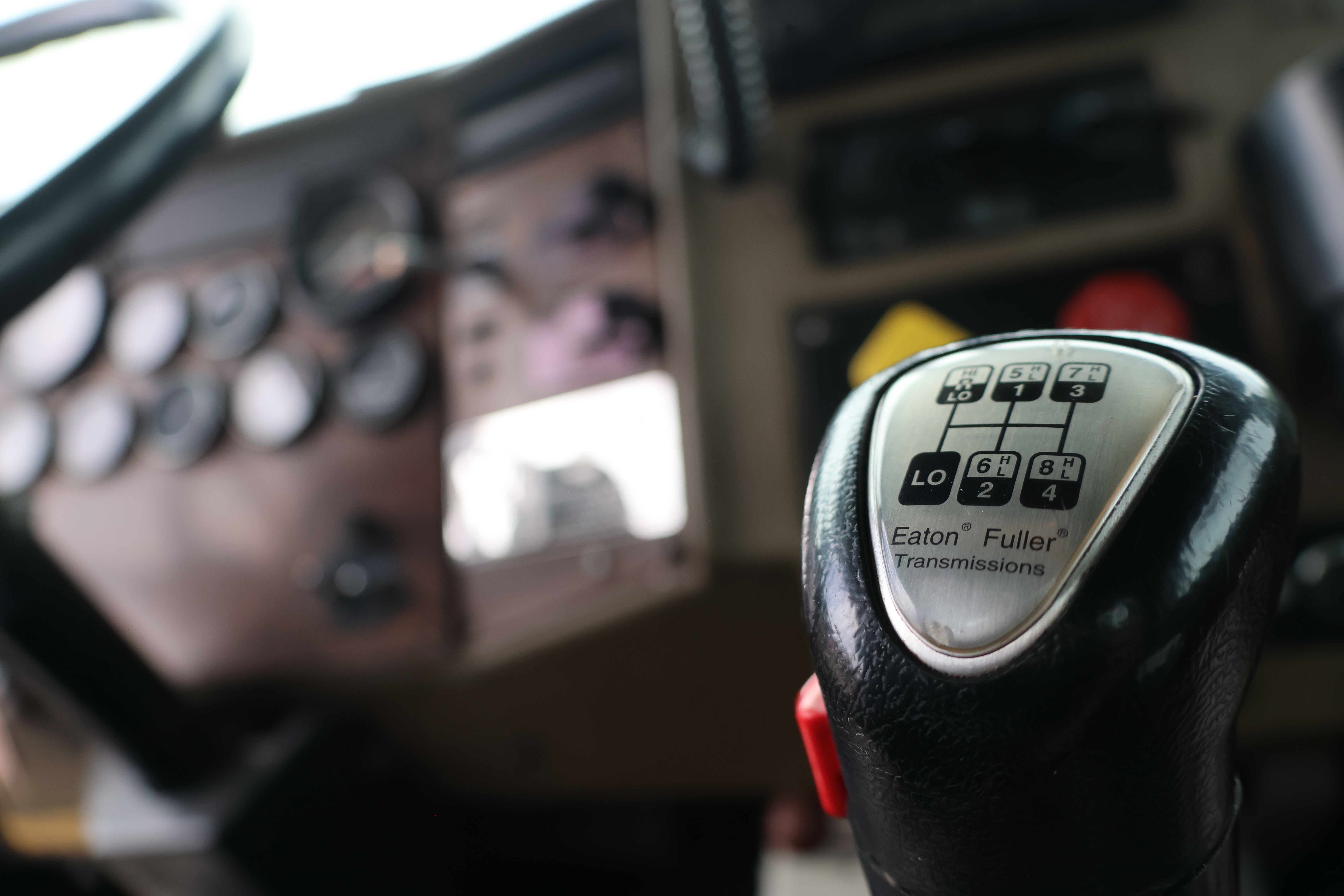 1998 Peterbilt 330