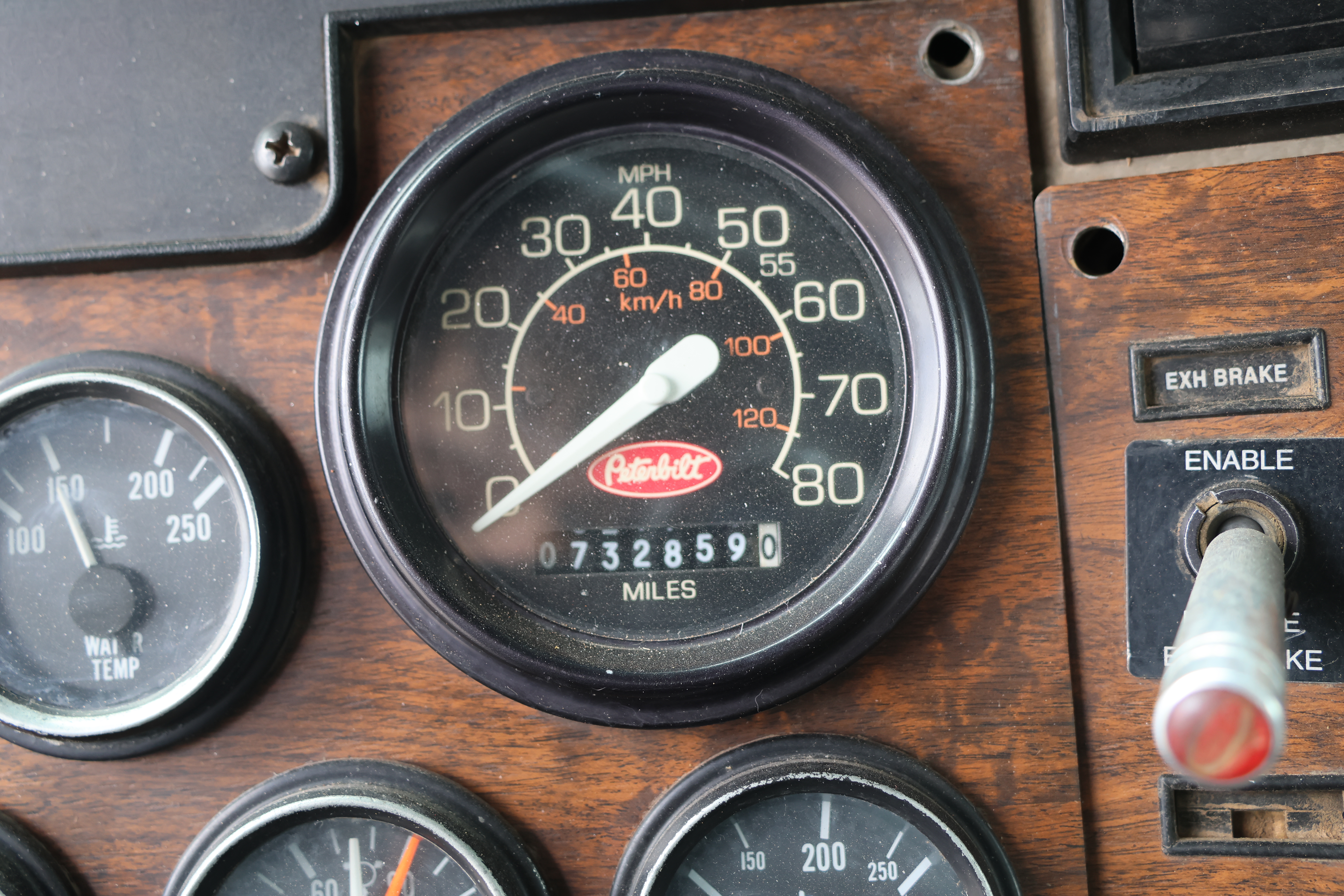 1998 Peterbilt 330