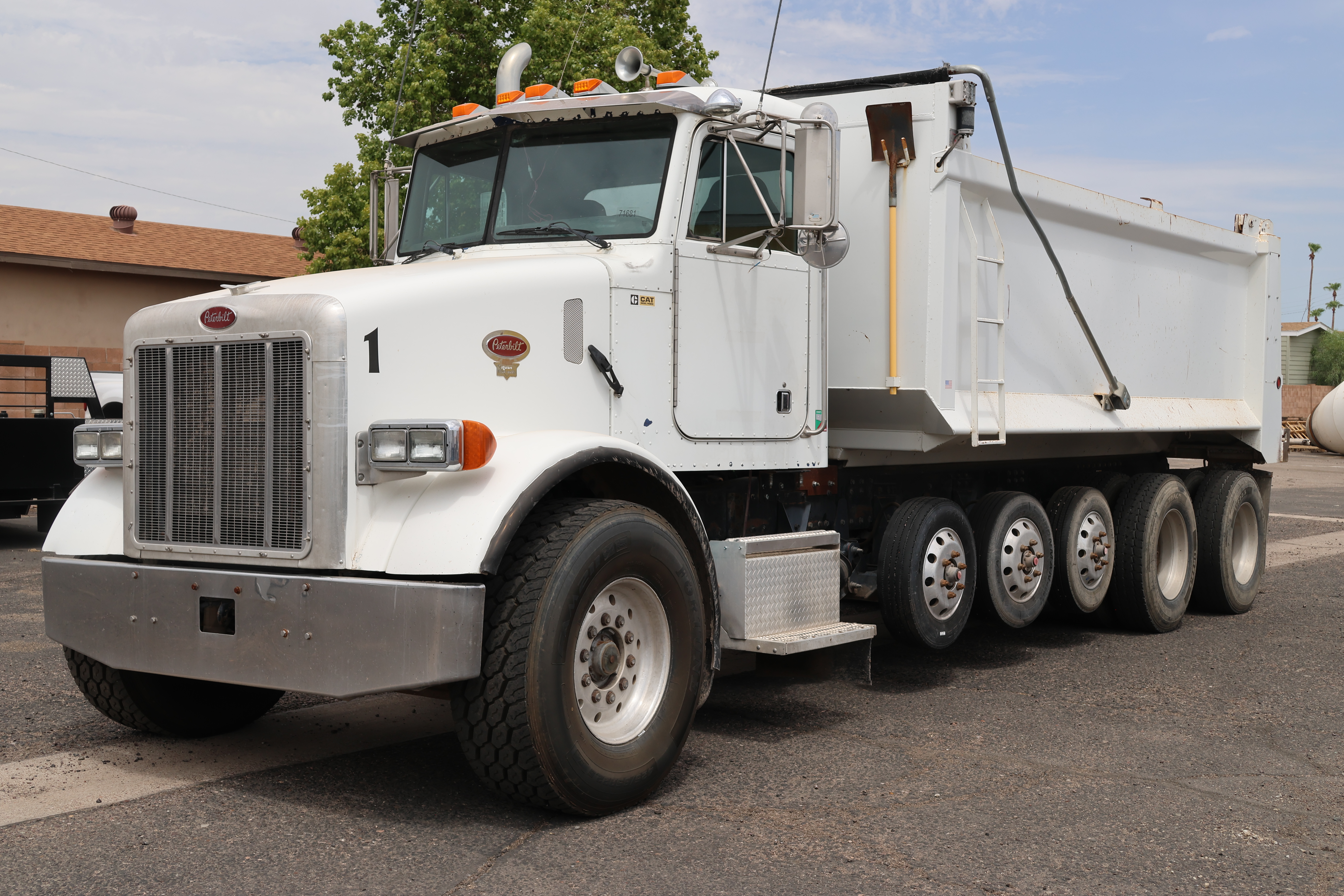 2002 Peterbilt 357