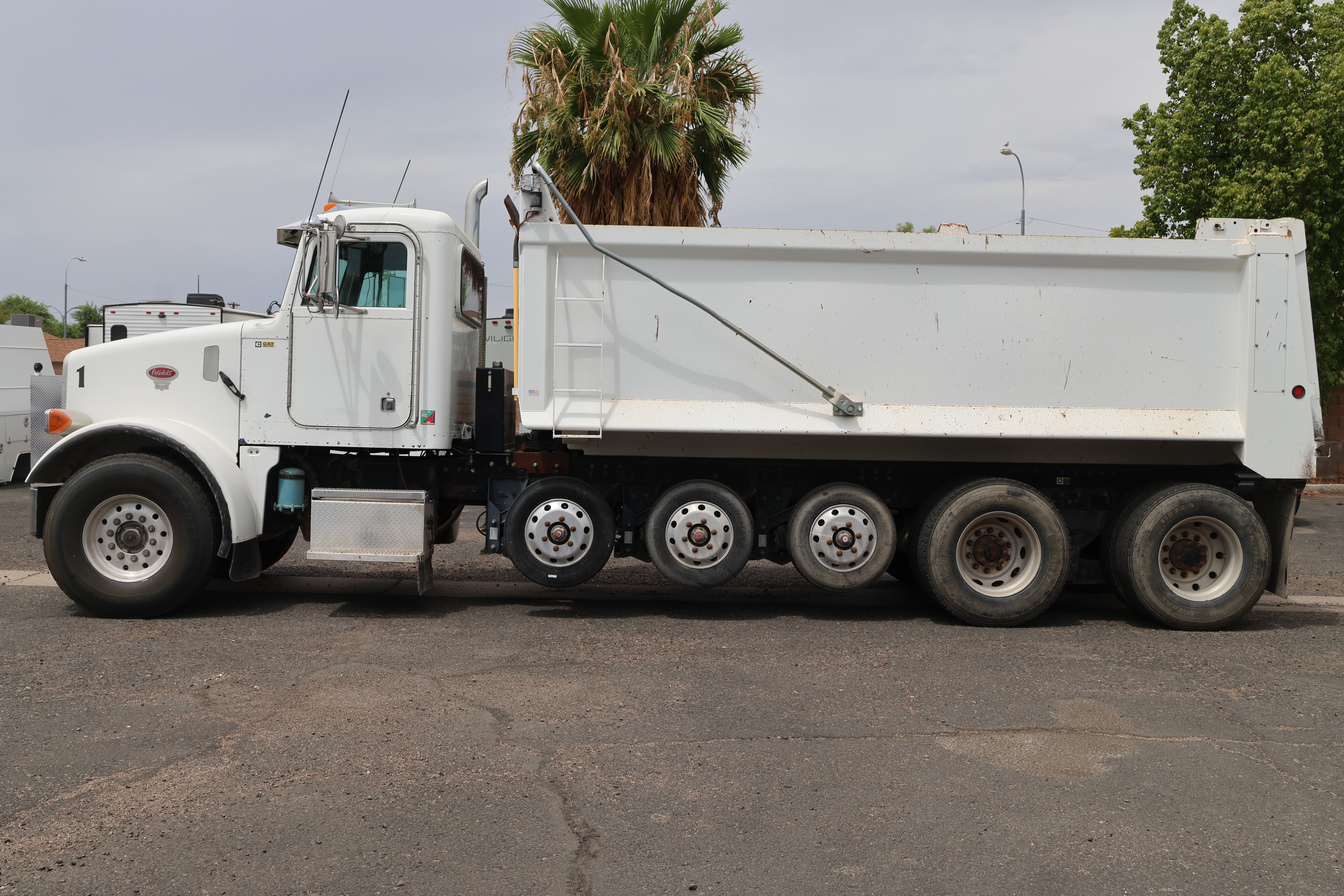 2002 Peterbilt 357
