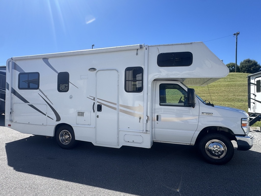 2016 Thor Motor Coach FOUR WINDS MAJESTIC 23A