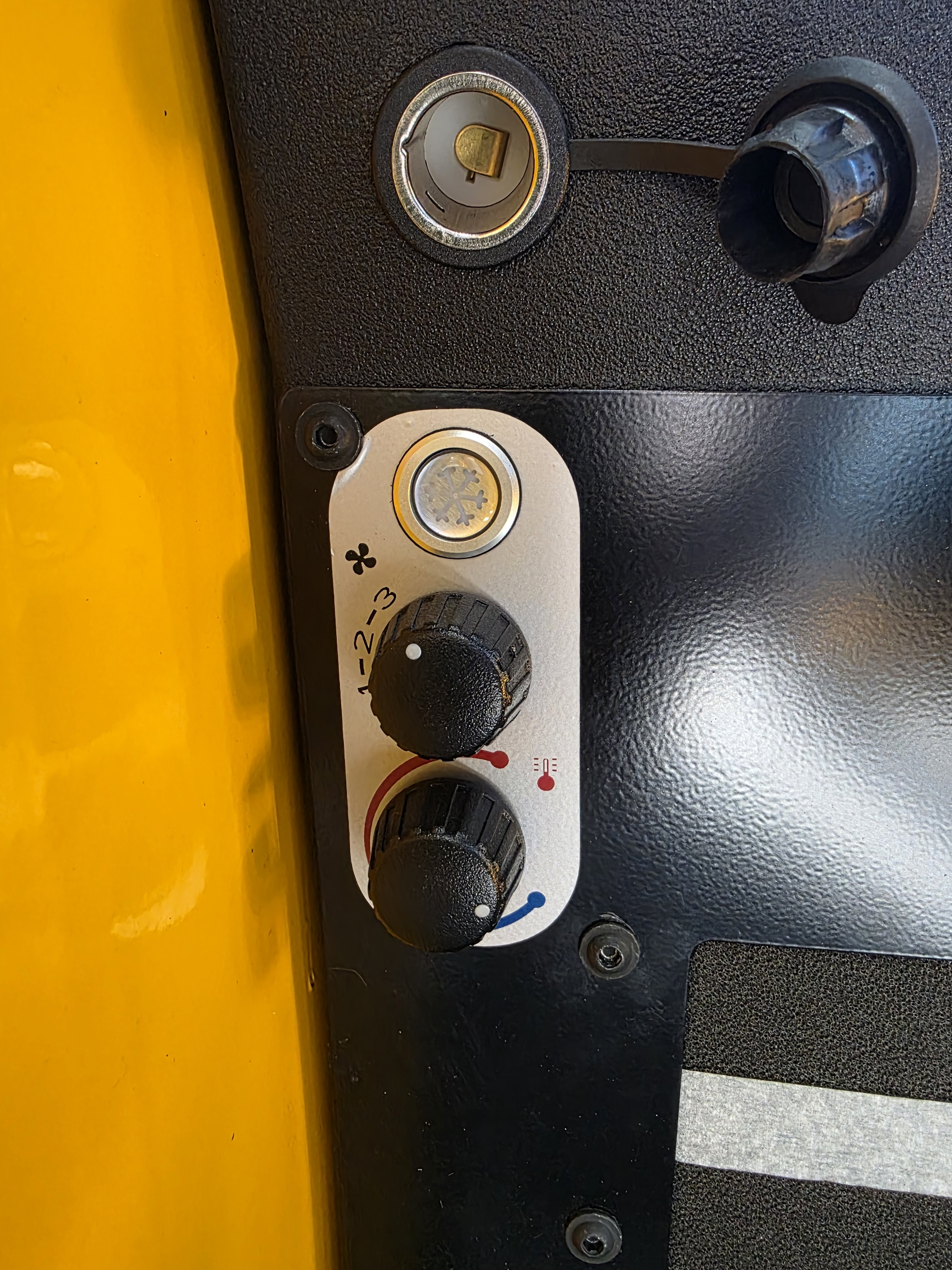 2026 JCB 1CXT