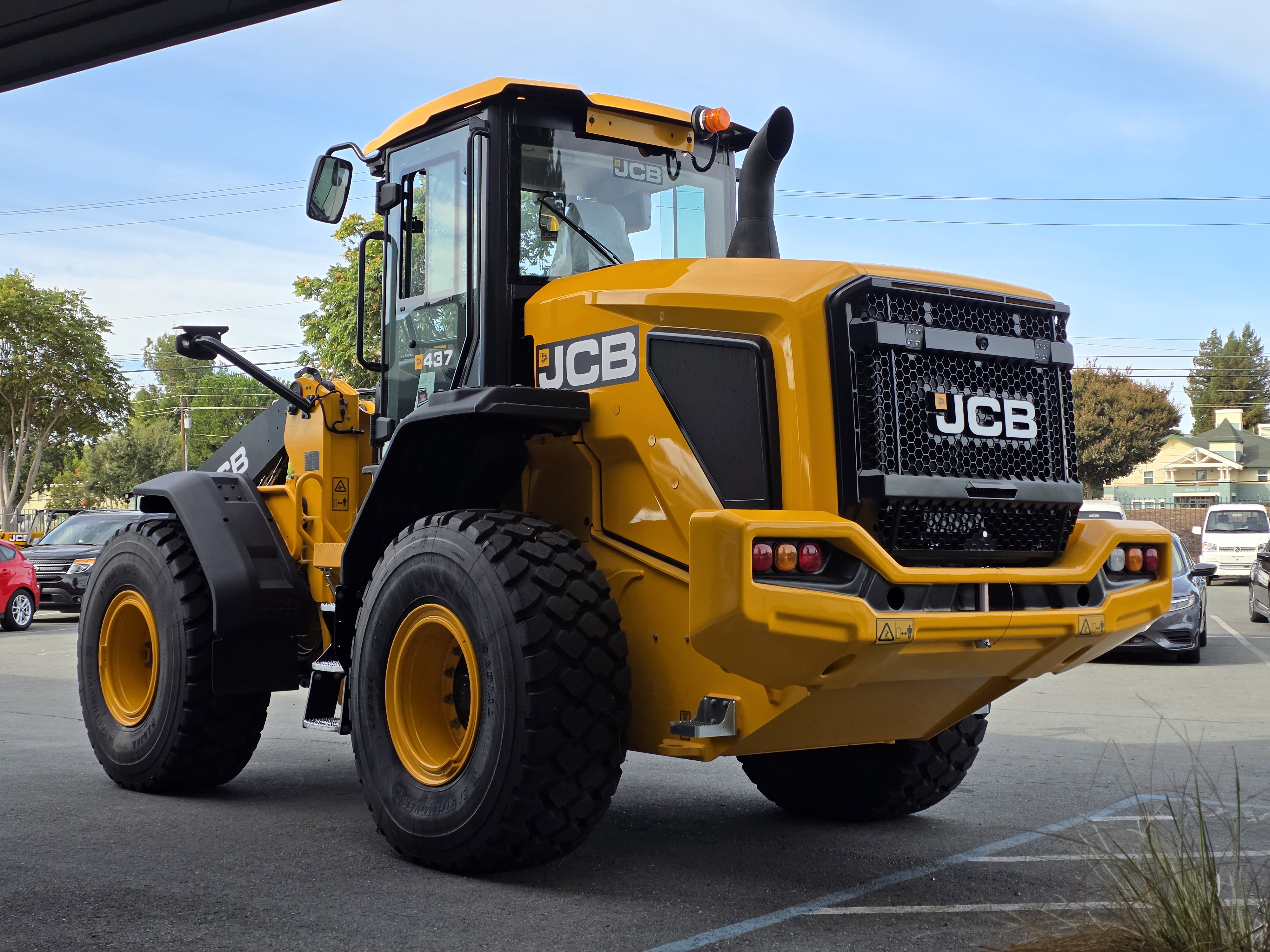 2026 JCB 437