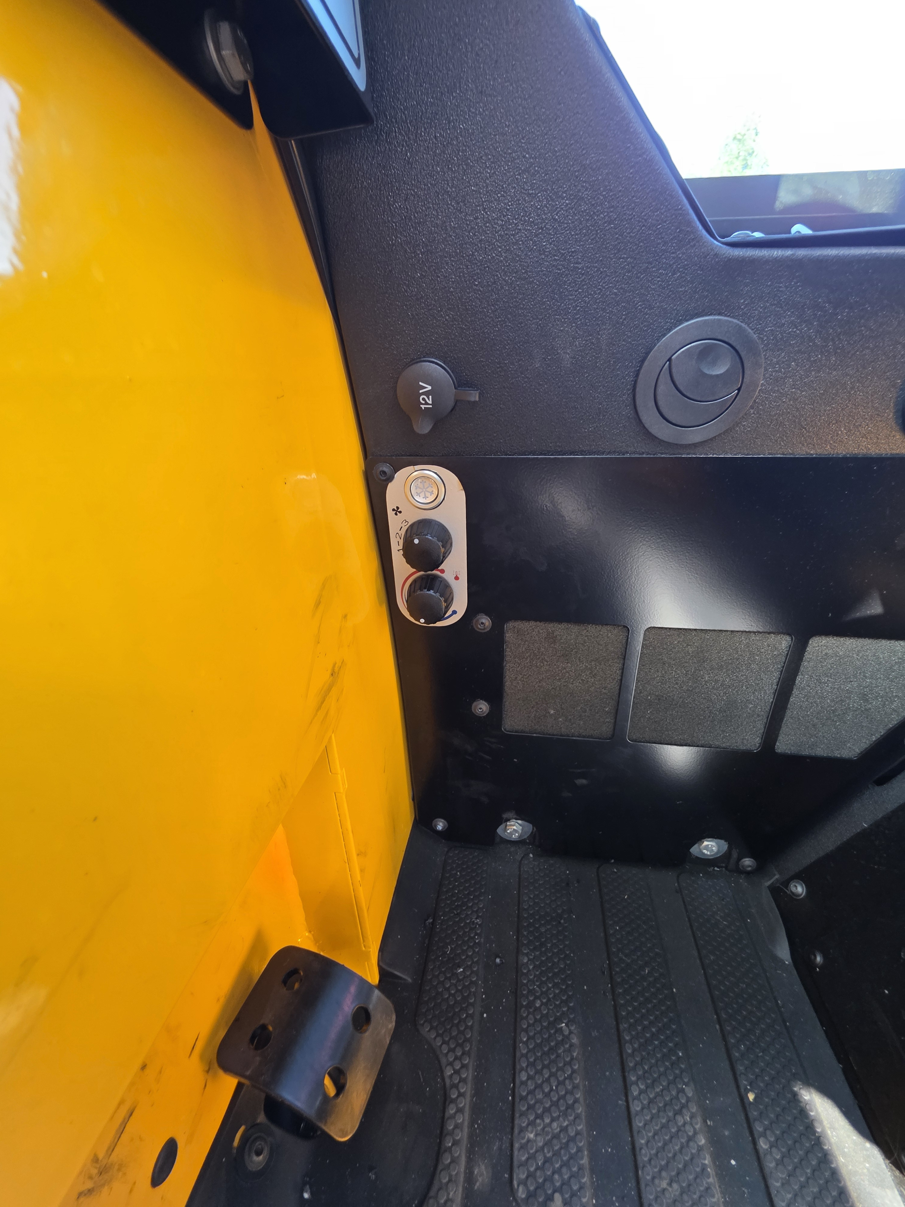 2026 JCB 1CXT