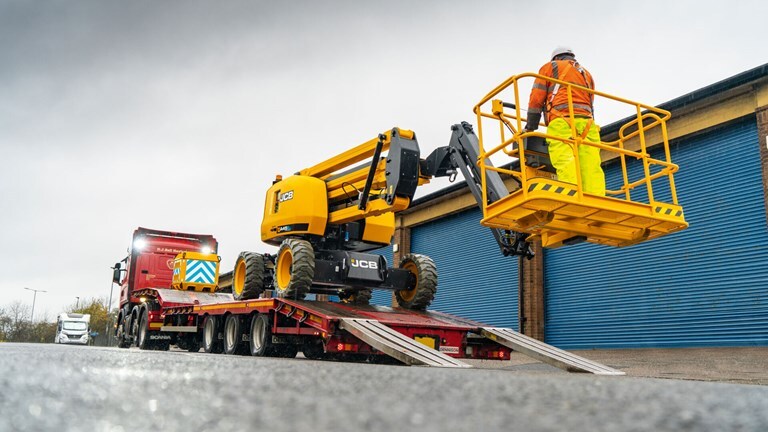 2025 JCB A45EH