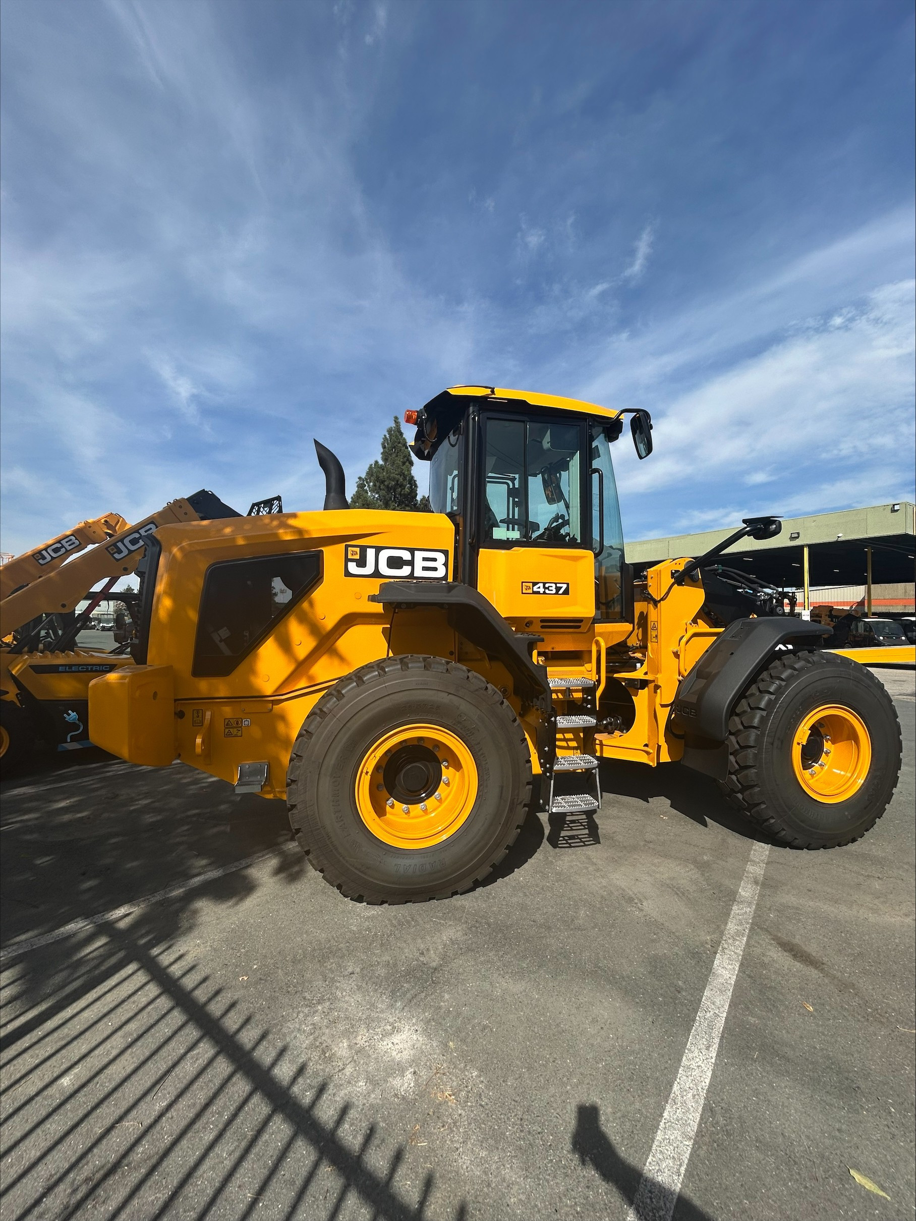 Photo of 2026 JCB 437