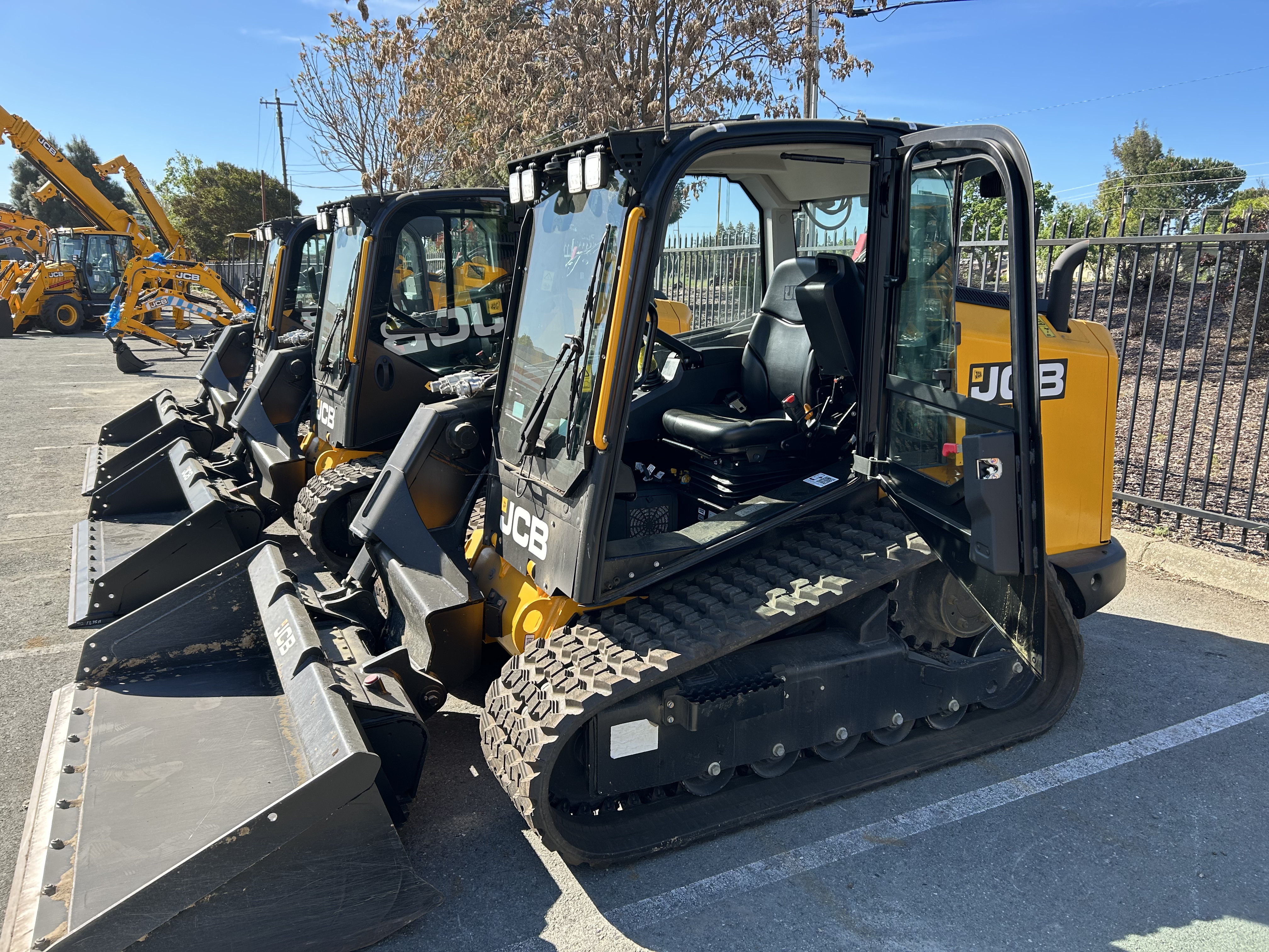 New 2025 JCB 3TS-8T in Pacheco, CA