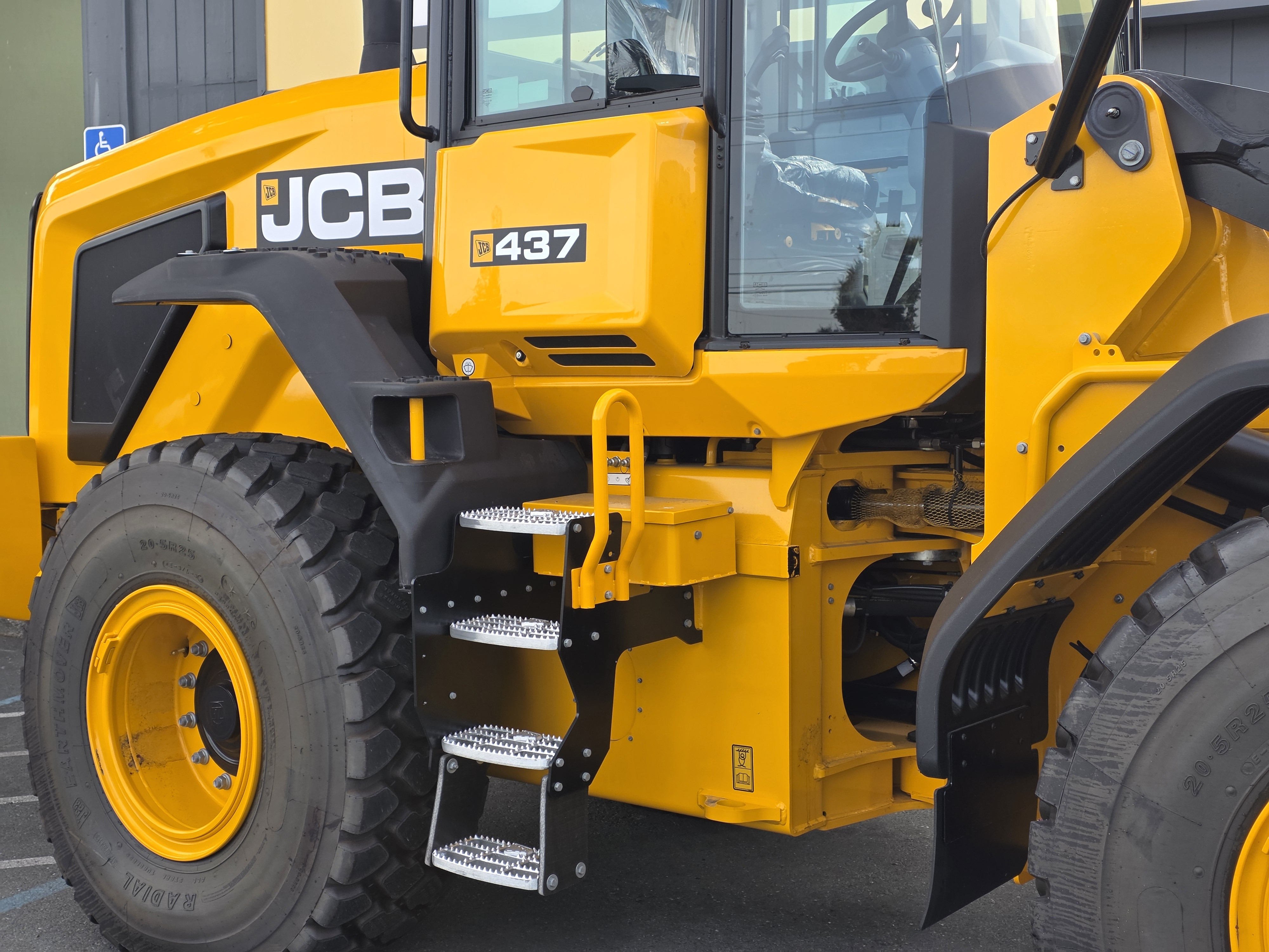 2026 JCB 437