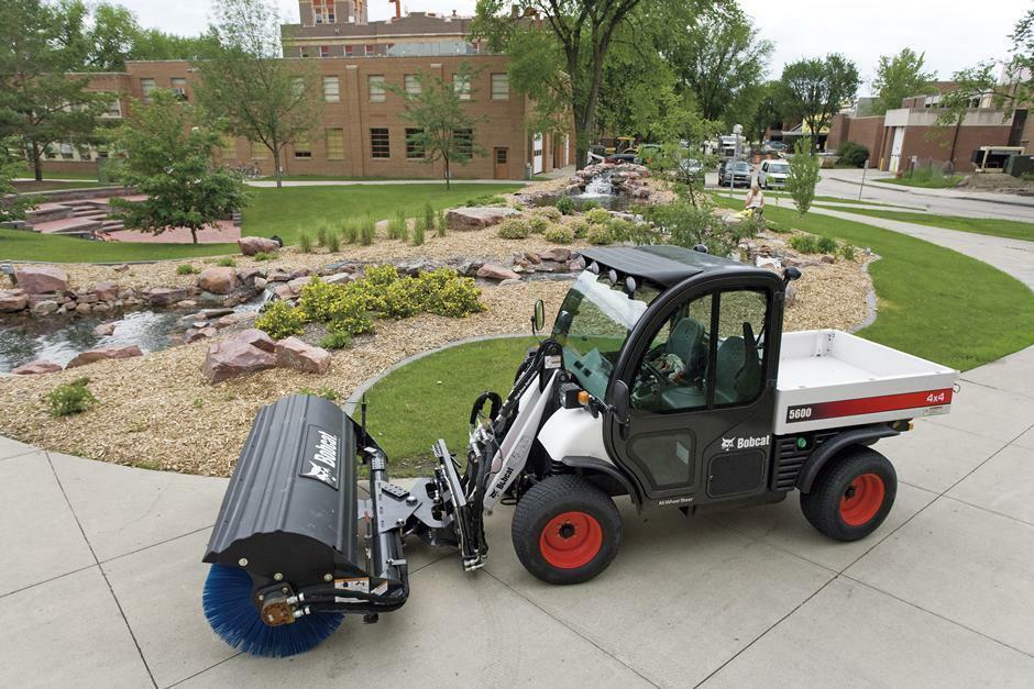 2023, Bobcat, 84" Angle Broom, Broom Attachments