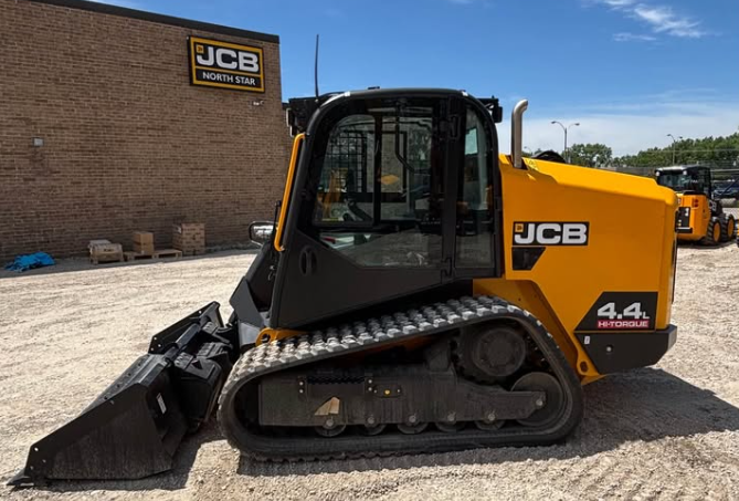 Photo of a 2026 JCB 400T